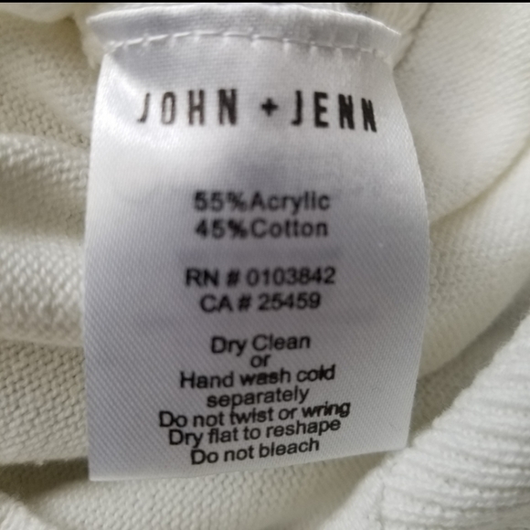 John and Jenn frill sleeve top - Picture 4 of 13